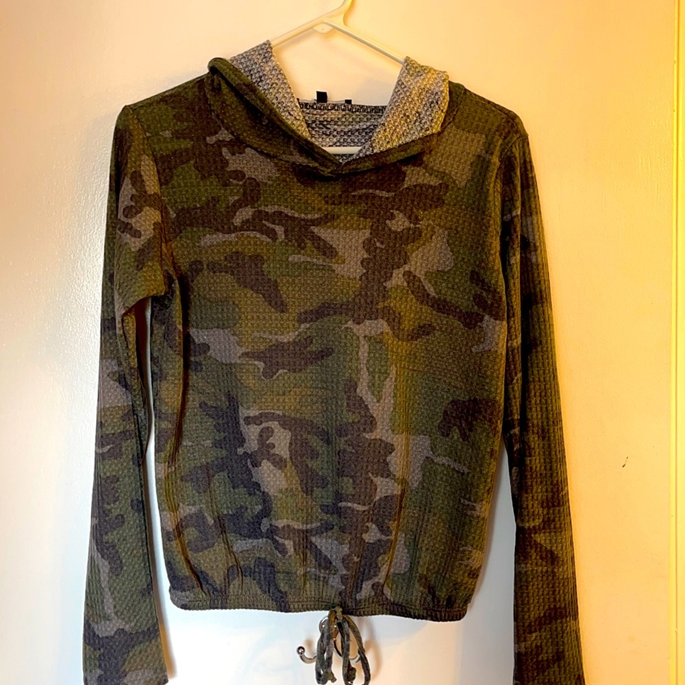 Small camo sweater